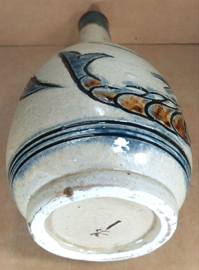 【本物保証】金城次郎 海老魚紋つる首花瓶 共箱 栞 壷屋焼 人間国宝 やちむん