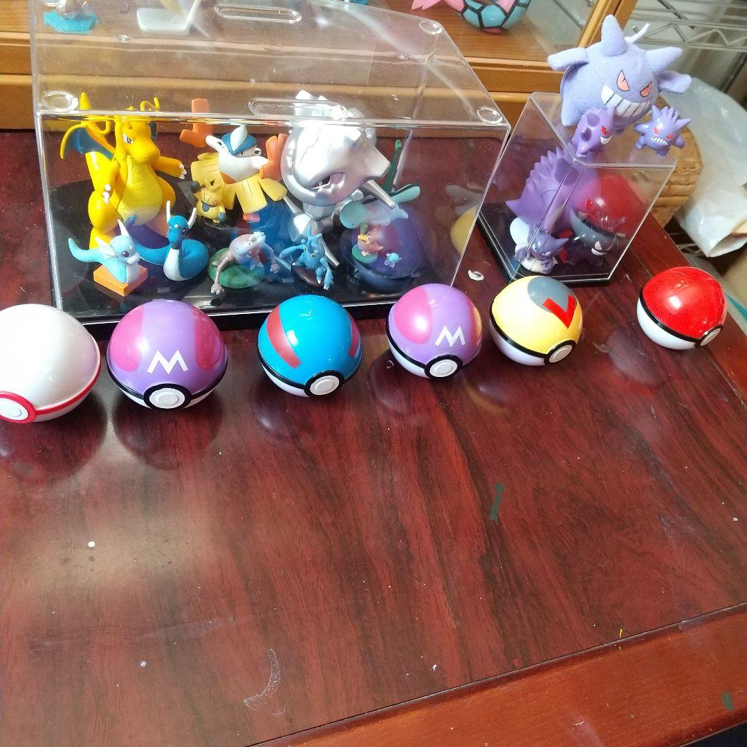 ポケモンフィギュアとボールセット