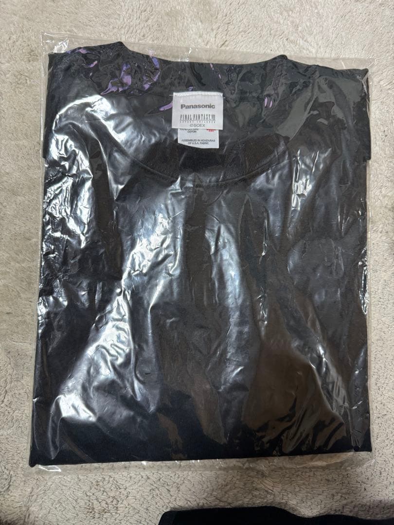 P900iV ファイナルファンタジー アドベントチルドレン Tシャツ クラウド