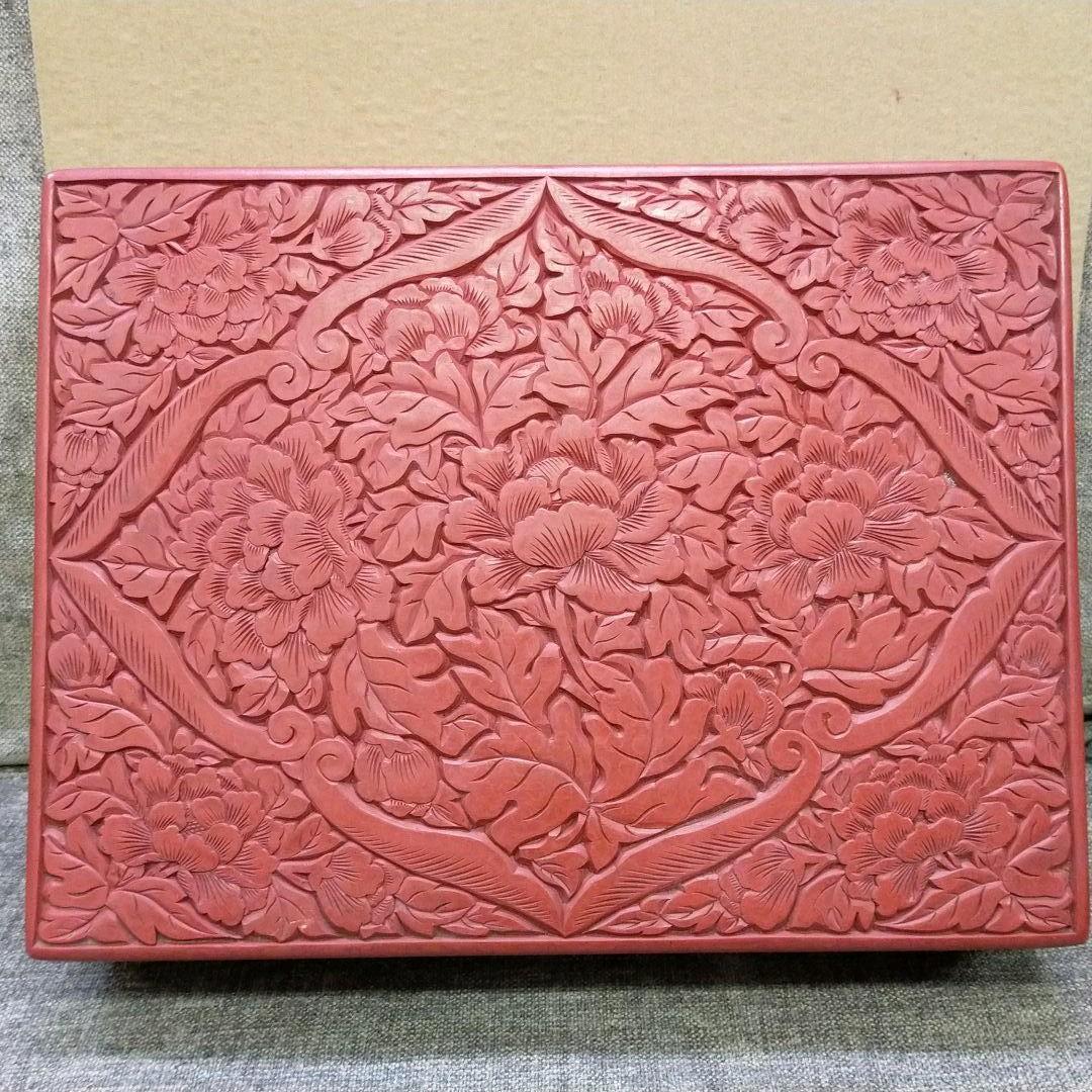 豪華な堆朱文箱