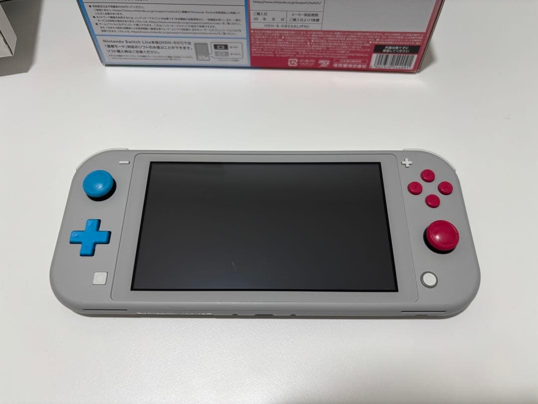 Nintendo Switch Lite ポケモンデザイン　ソードシールド