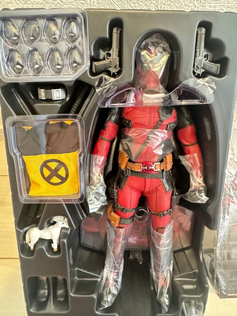デッドプール 1/6スケール フィギュア