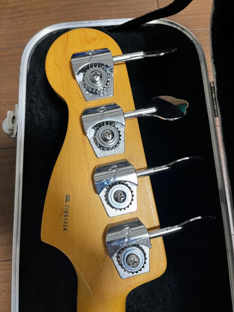 Fender Precision Bass サンバースト