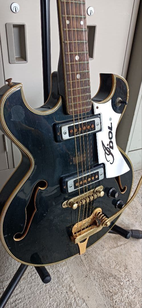 IDOL エレキギター ブラック