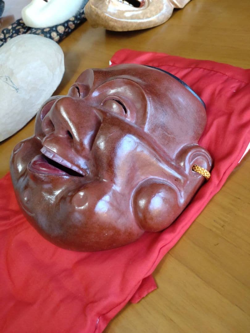 能面　神の面大黒、木彫り檜無垢材豊穣財福の福の神、お面は作風と奥深さに魅了される