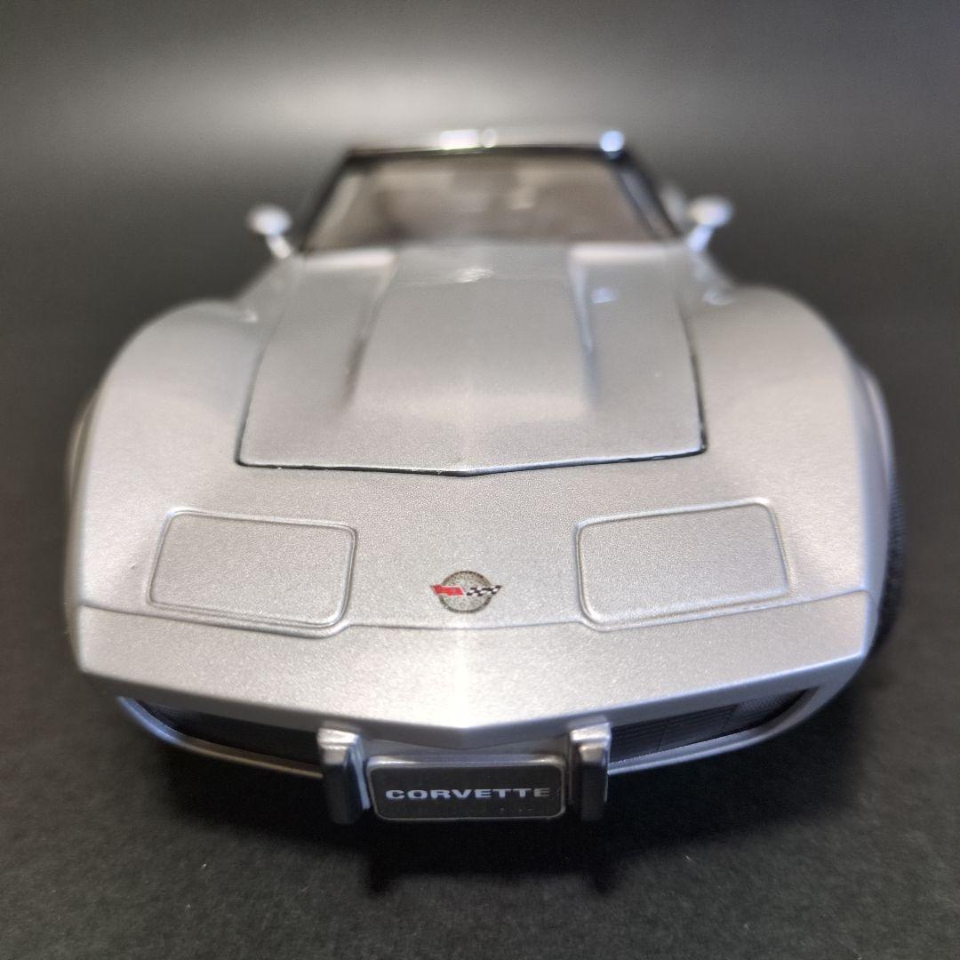 1/18ミニカー　UTモデル　シボレー コルベット スティングレイ C3