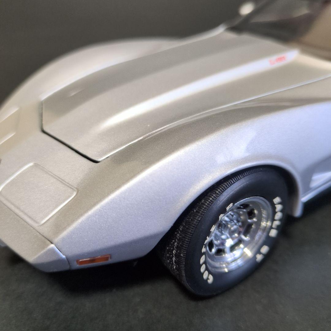 1/18ミニカー　UTモデル　シボレー コルベット スティングレイ C3