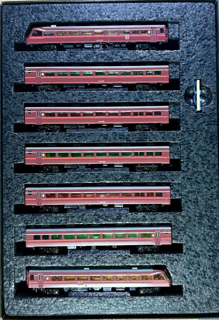 “EF58 61号機“と“サロンエクスプレス東京ファイナルモデル”のフルセット