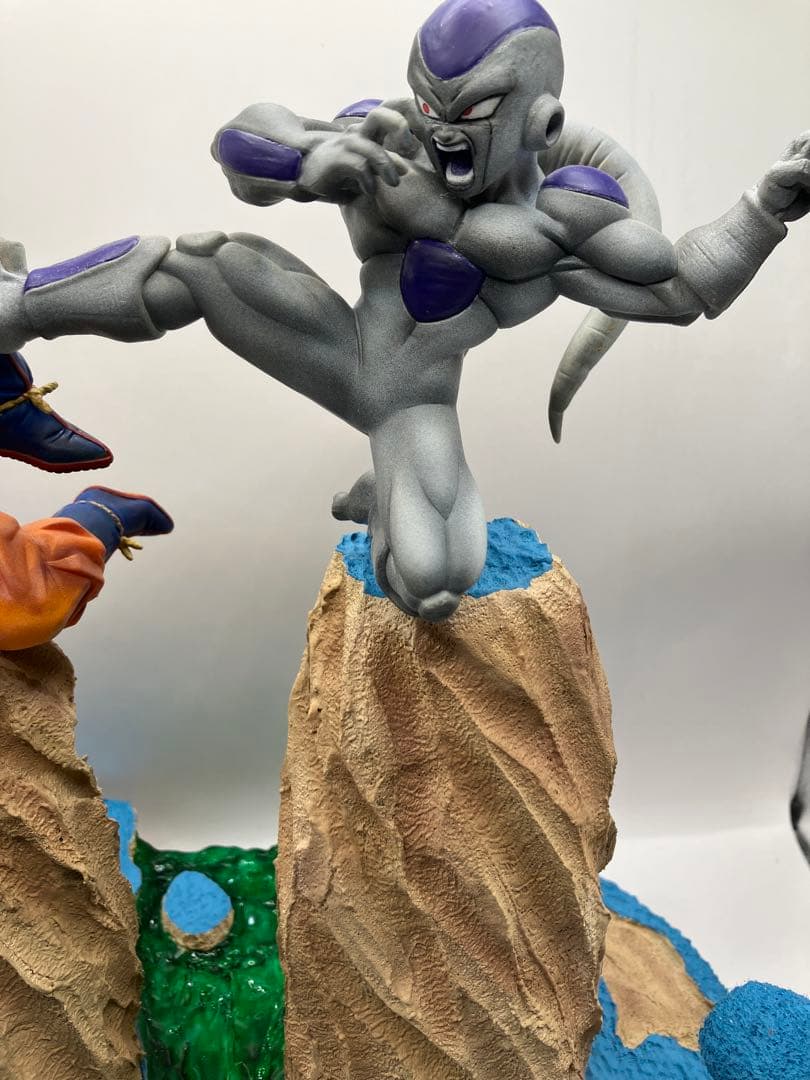 【リペイント】　ドラゴンボール　悟空　フリーザ　ジオラマ　フィギュア