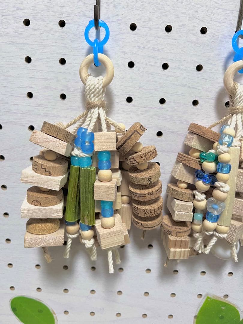 バードトイ　インコおもちゃ　いろいろ素材じゃらじゃらタイプ　鳥おもちゃ