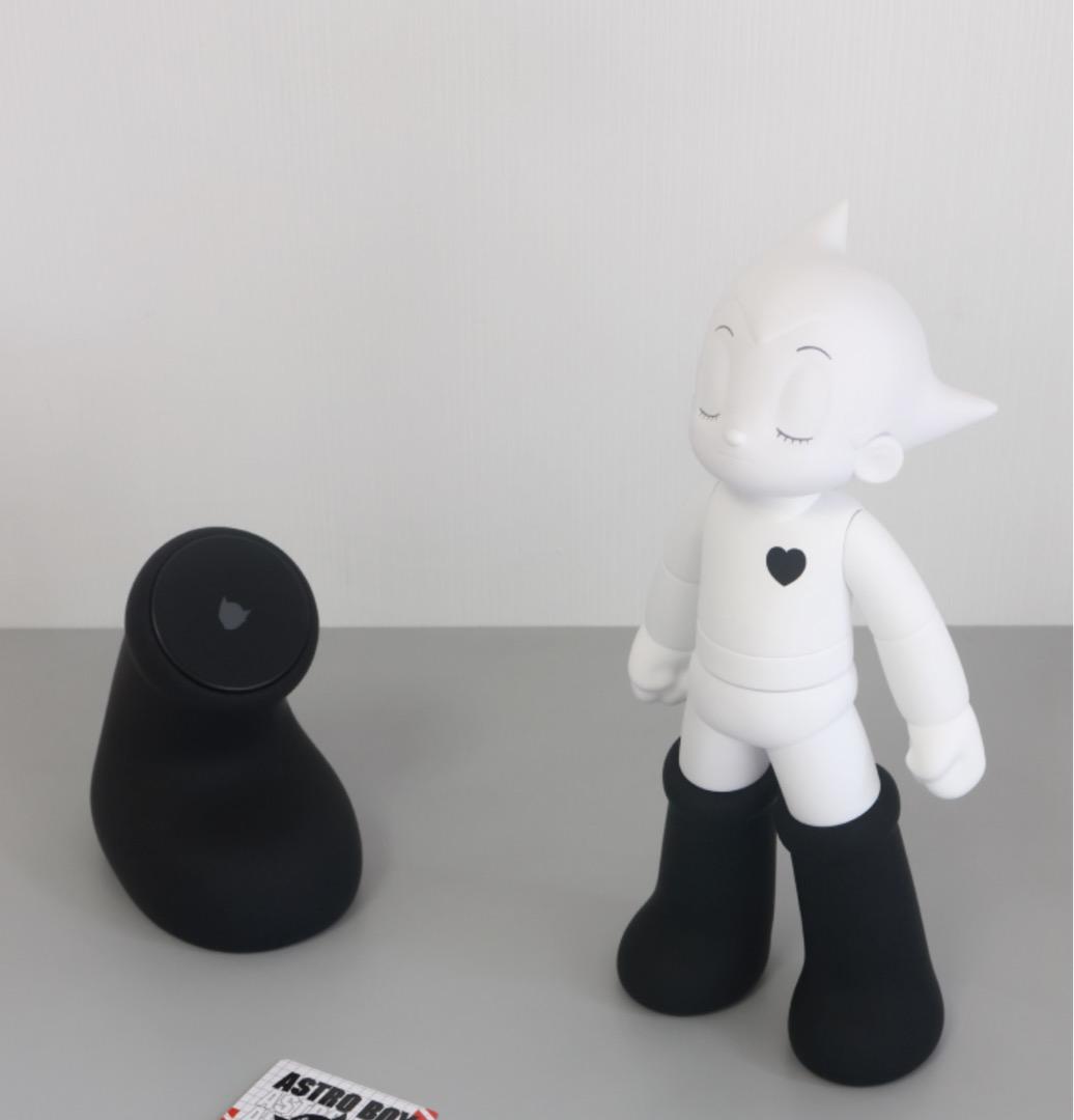 鉄腕アトム ブラックエディション スペシャルパッケージ （Qi2対応）