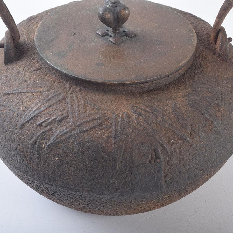 煎茶道具　金龍堂造　漢詩竹文　鉄瓶　鉄釜　M　R8870