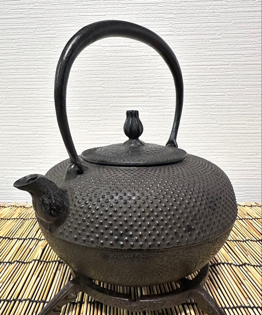 未使用、木箱、付属品付　南部三厳堂名人熊谷専太郎南部渓泉造　１５型手取型アラレ