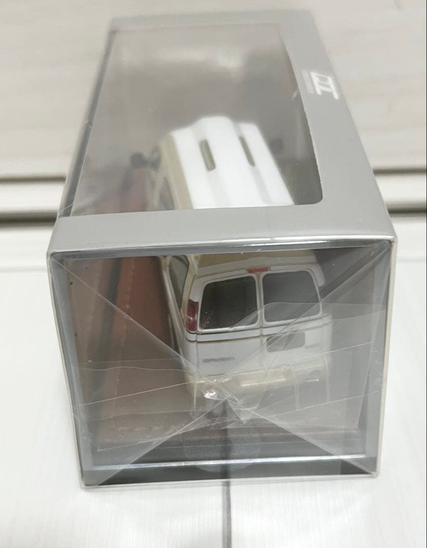 《新品箱付》1:64 SAVANA ミニカー