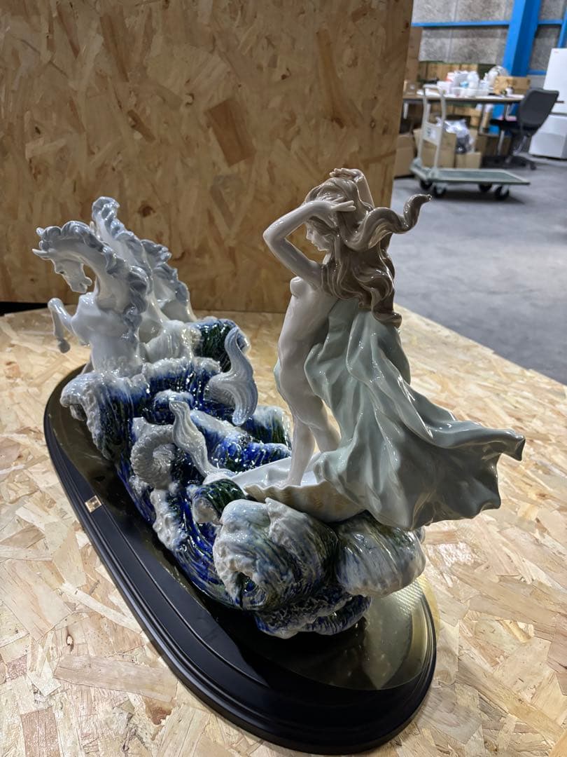 リヤドロ限定1000体ヴィーナスの誕生 The birth of venus