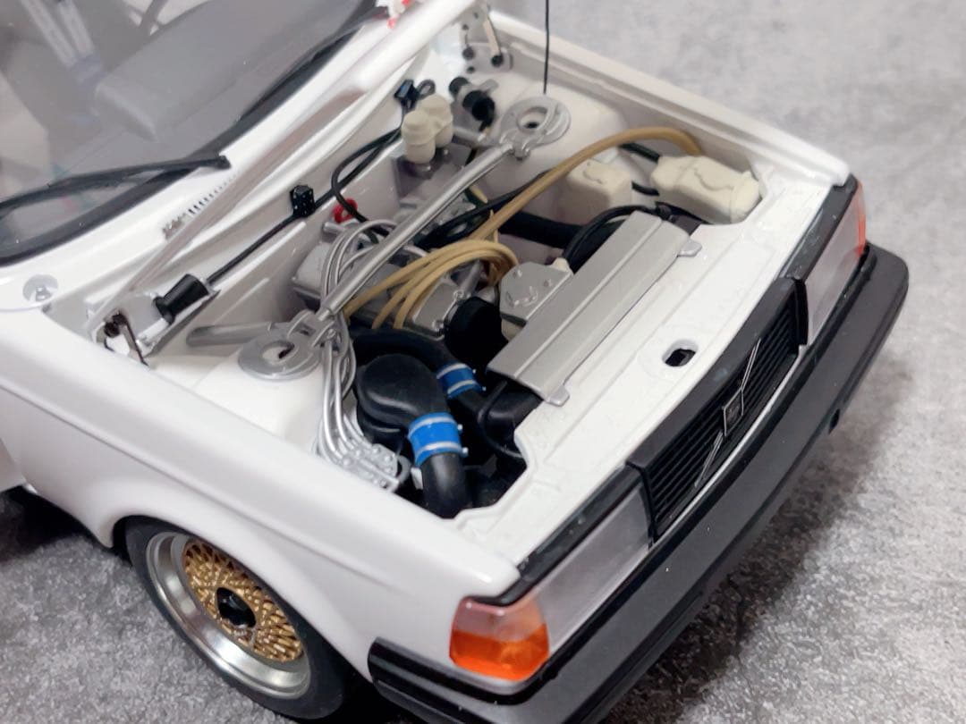 AUTOart Volvo (ボルボ) 240 Turbo 1/18 ミニカー