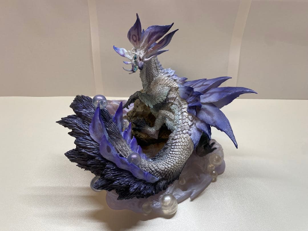 【クリエイターズモデル】焔狐竜 タマミツネ希少種　モンスターハンター　フィギュア