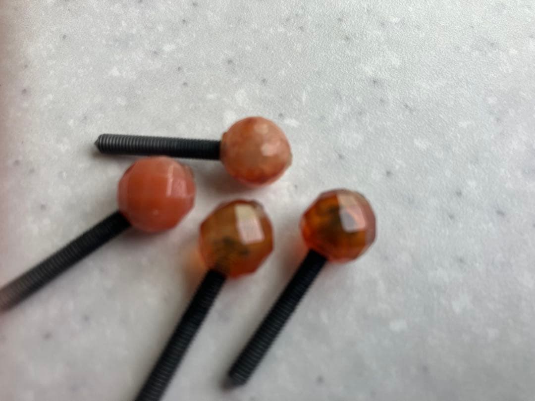 チェロ　アジャスター　ソノリテ　カーネリアン　赤オレンジ
