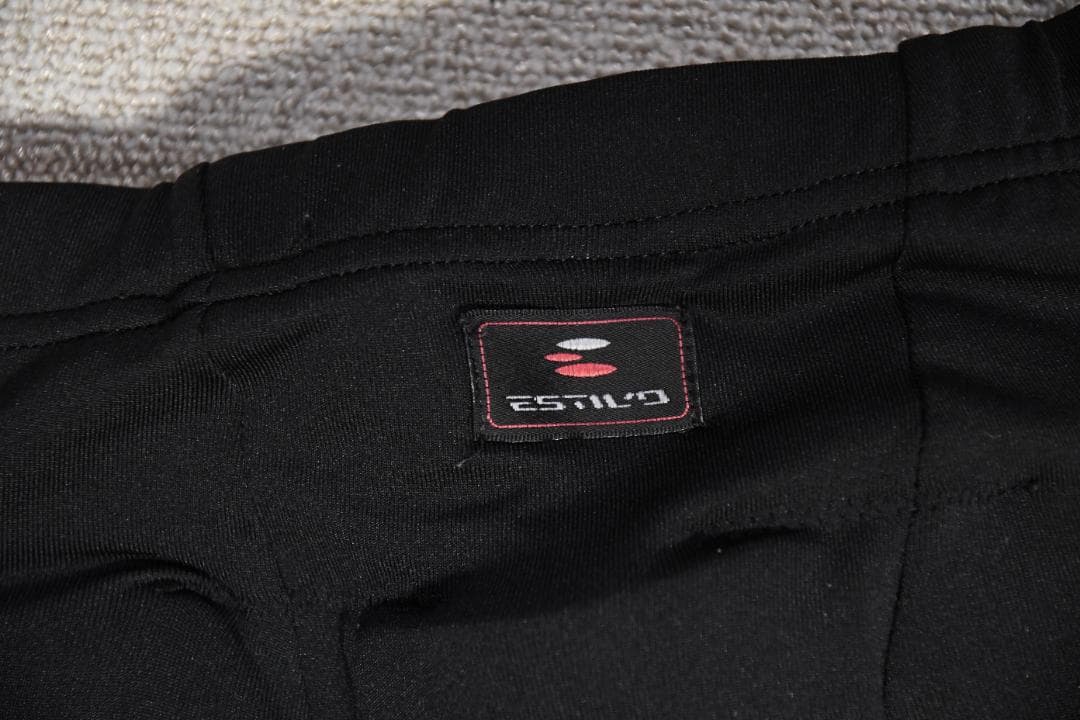 レディース　スノボーウエア上下、保護パット、手袋　（4点）