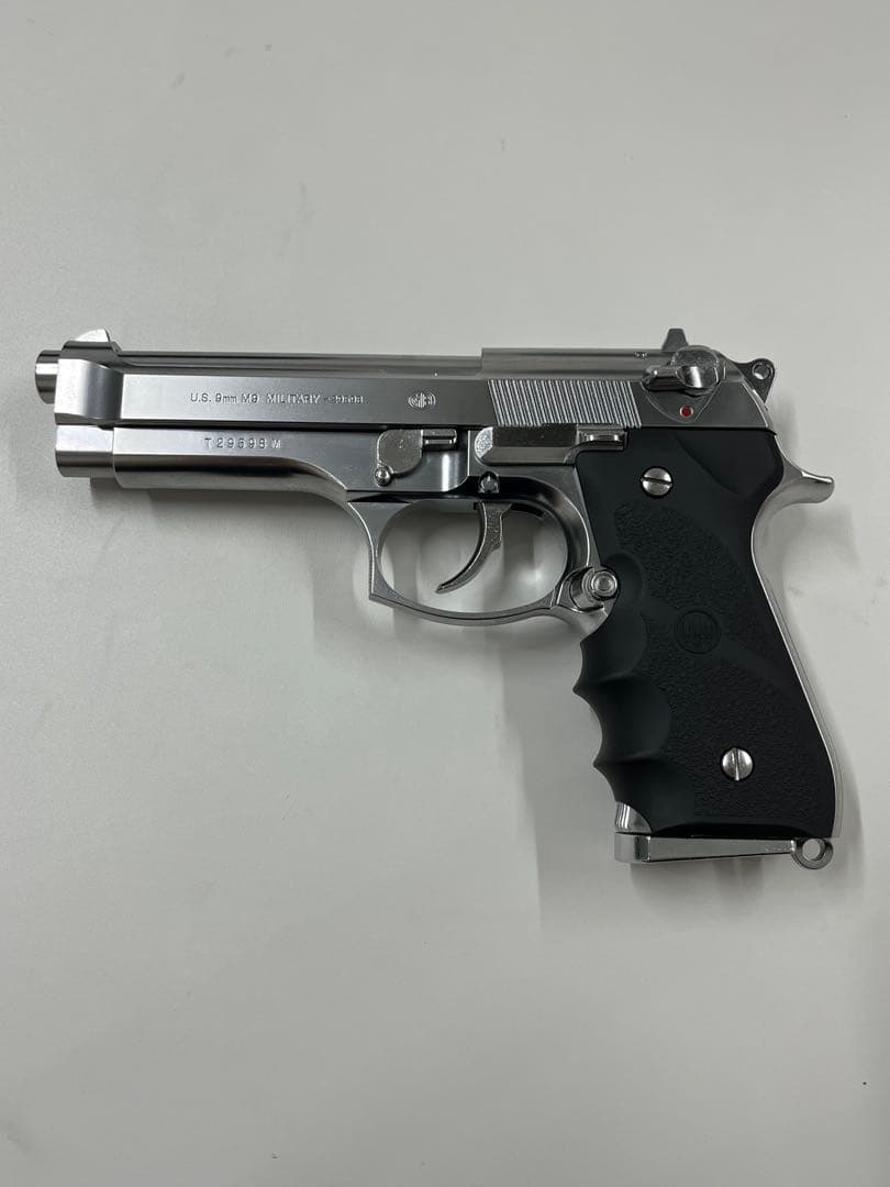 M92F クロームステンレス　ガスガン