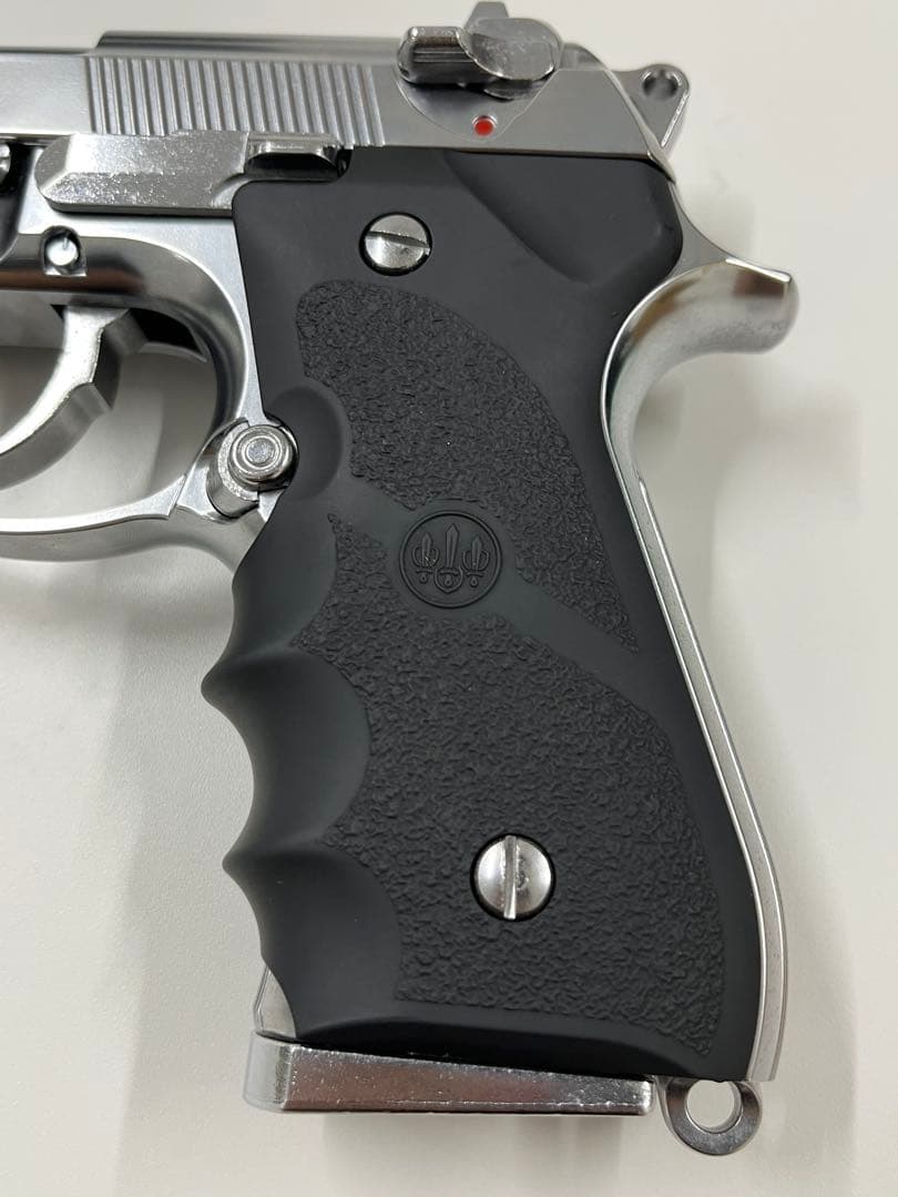 M92F クロームステンレス　ガスガン