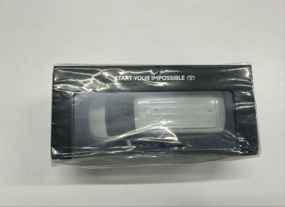 【連休価格】トヨタ　ヴォクシー　VOXY 90系　1/30 ホワイトパール