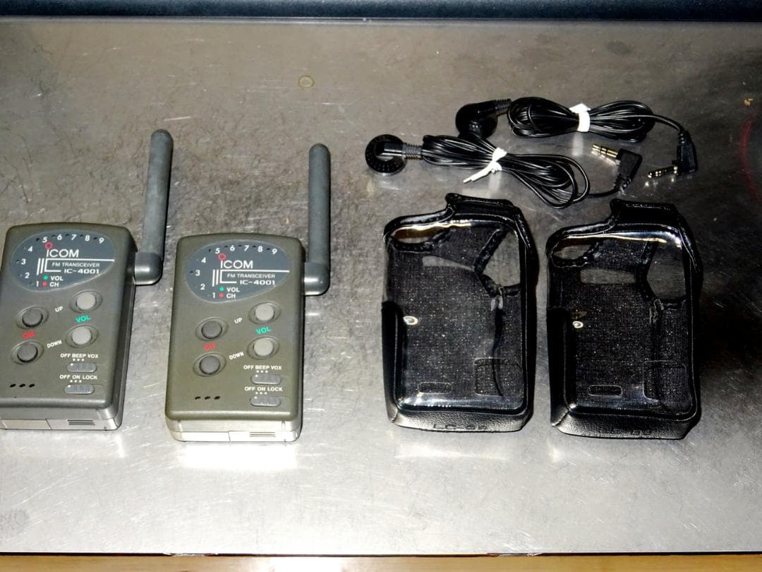 希少品 ICOM 初の特定小電力トランシーバー IC-4001