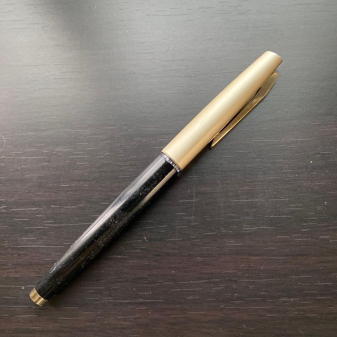 ビンテージ F 万年筆 黒と金 パイロット エリート 初期