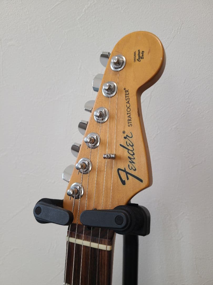 ストラトキャスター　エレキギター
