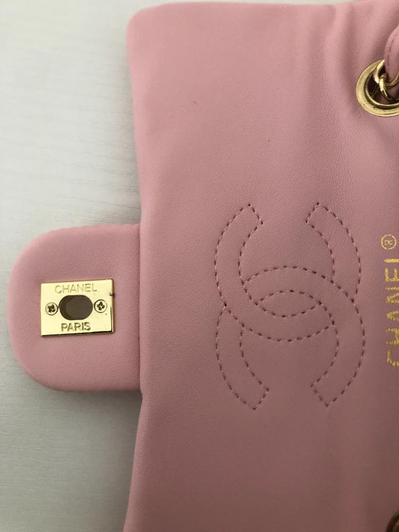 バッグ　ピンク　ハンドバッグ　レザー　ロゴ　おしゃれ　チェーン