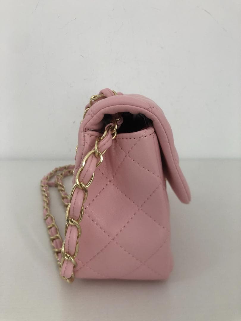 バッグ　ピンク　ハンドバッグ　レザー　ロゴ　おしゃれ　チェーン