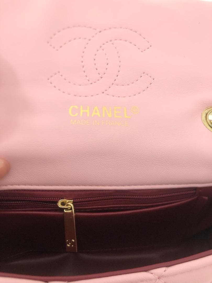 バッグ　ピンク　ハンドバッグ　レザー　ロゴ　おしゃれ　チェーン