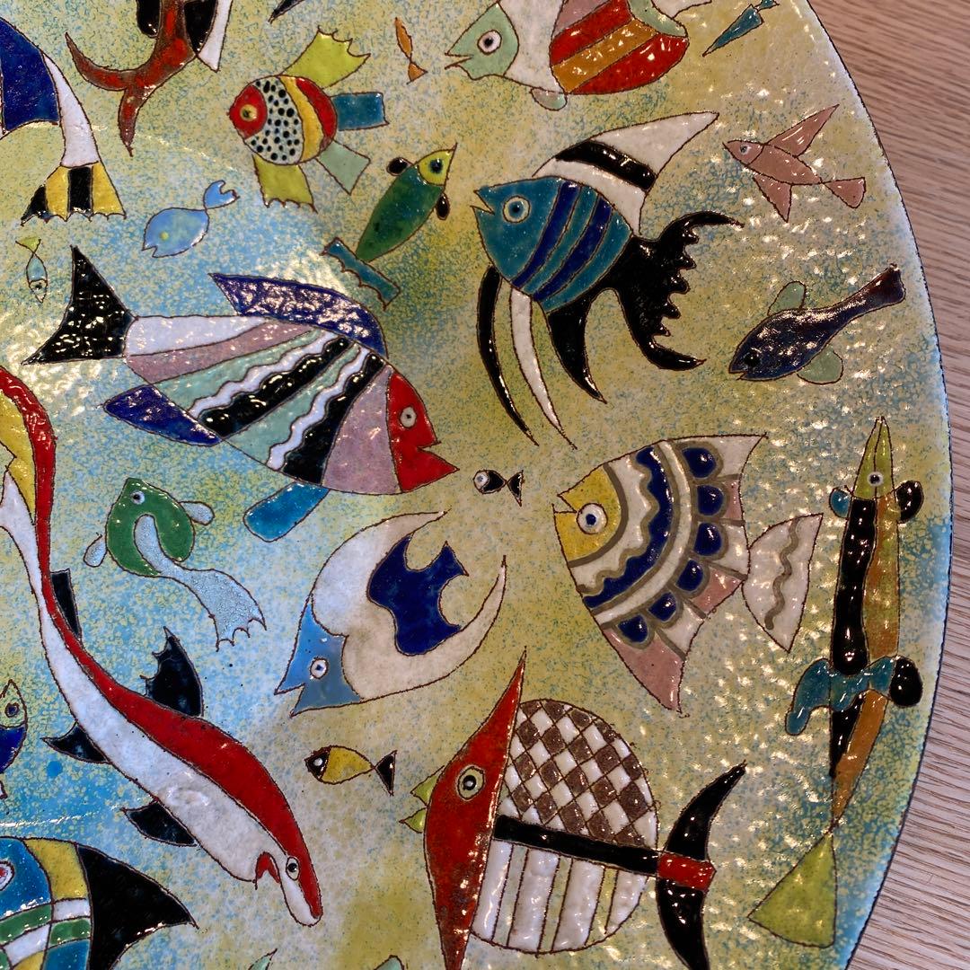 (リチャード　ケイシー）魚絵　鉄板皿の美術品　★直径　約35.7㎝