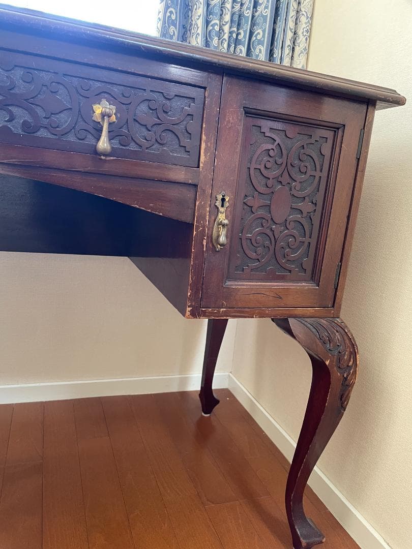 【横浜市引き取り限定です】アンティーク文机 引き出し付き 彫刻入 革デスクトップ