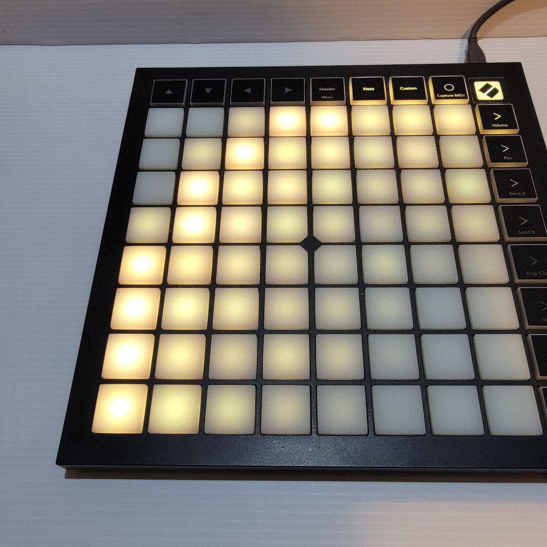 【ほぼ新品】Novation Launchpad X