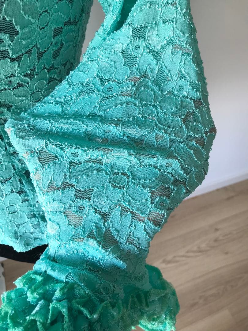 フラメンコ 総レース ブラウス エメラルドグリーン Mサイズ フリル付き