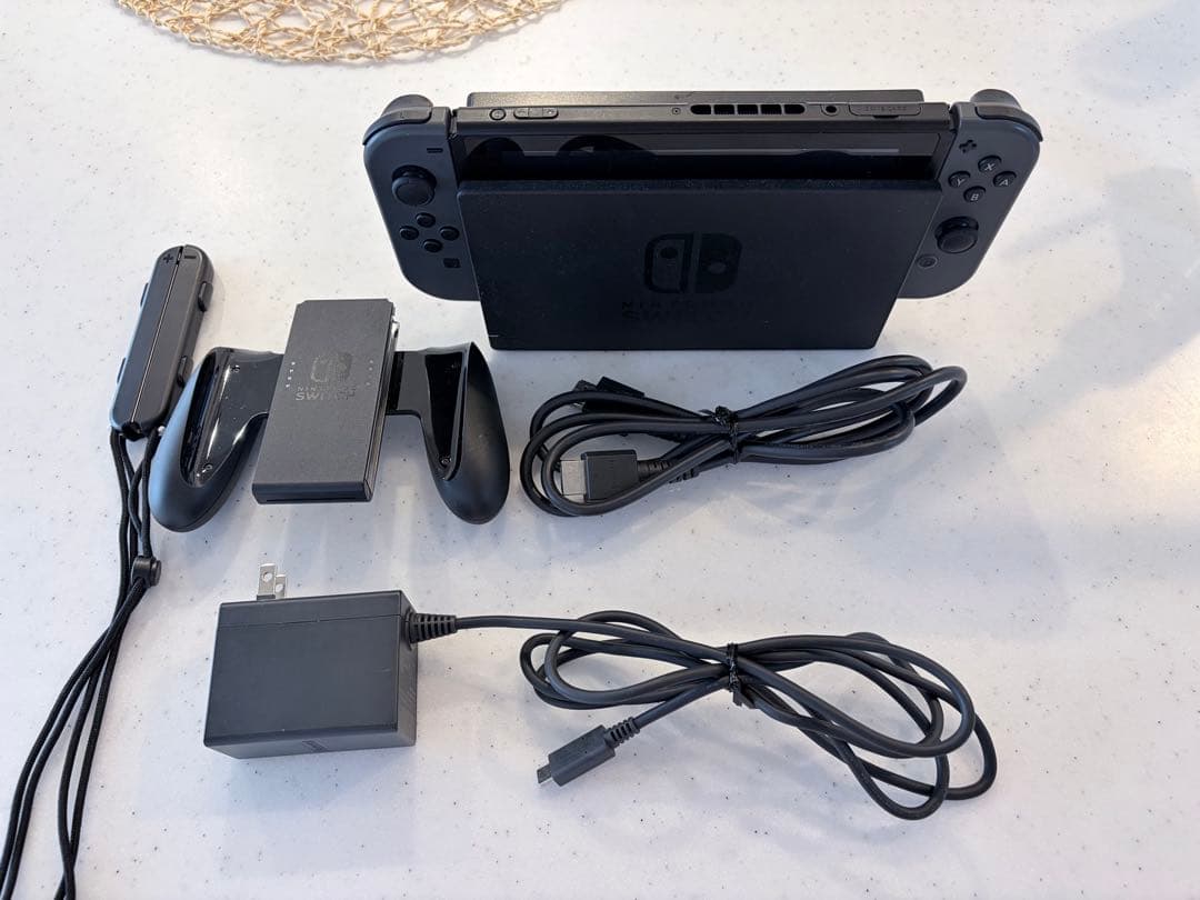 【美品】Nintendo Switch 本体 グレー 付属品あり