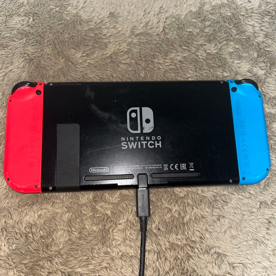 Nintendo Switch (本体、ケース、充電器のみ)