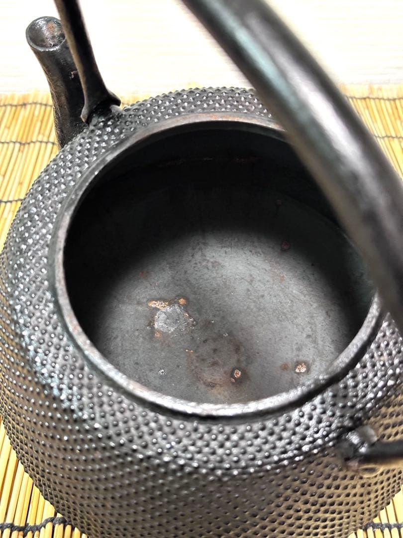 未使用品、保管品　南部岩鋳 四代目清末作 １５型　九重アラレ　南部鉄瓶