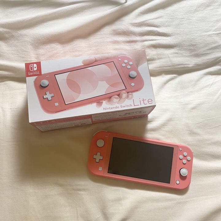 Nintendo Switch Lite コーラル