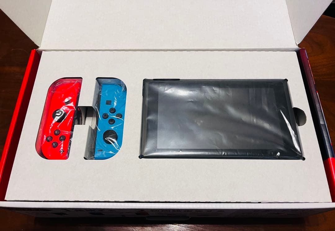 美品Nintendo Switch本体+ スーパーマリオ2本