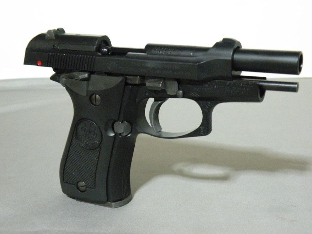 A*a様 ウエスタンアームズ ベレッタ M84F BB ブローバック WA M8