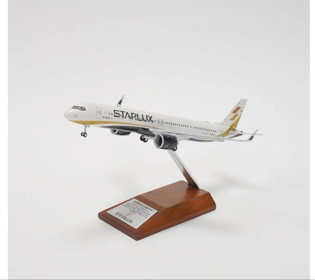 スターラックス航空 STARLUX-A321neo 1:200 模型