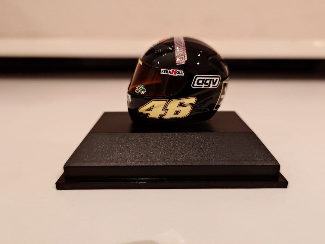 PMA ミニチャンプス 1/8 バレンティーノ・ロッシ ヘルメットコレクション