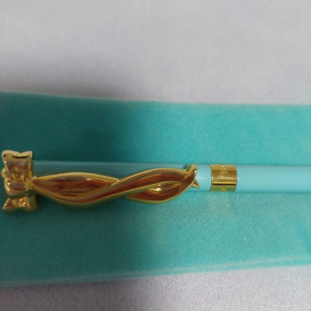 新品　未使用 ティファニーボールペンゴールドリボン　黒替芯3本つき　箱に汚れあり