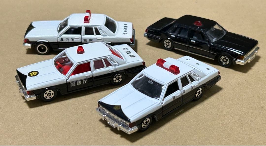 日本製 トミカ ニッサン セドリック 280Eブロアム パトカー 4台セット