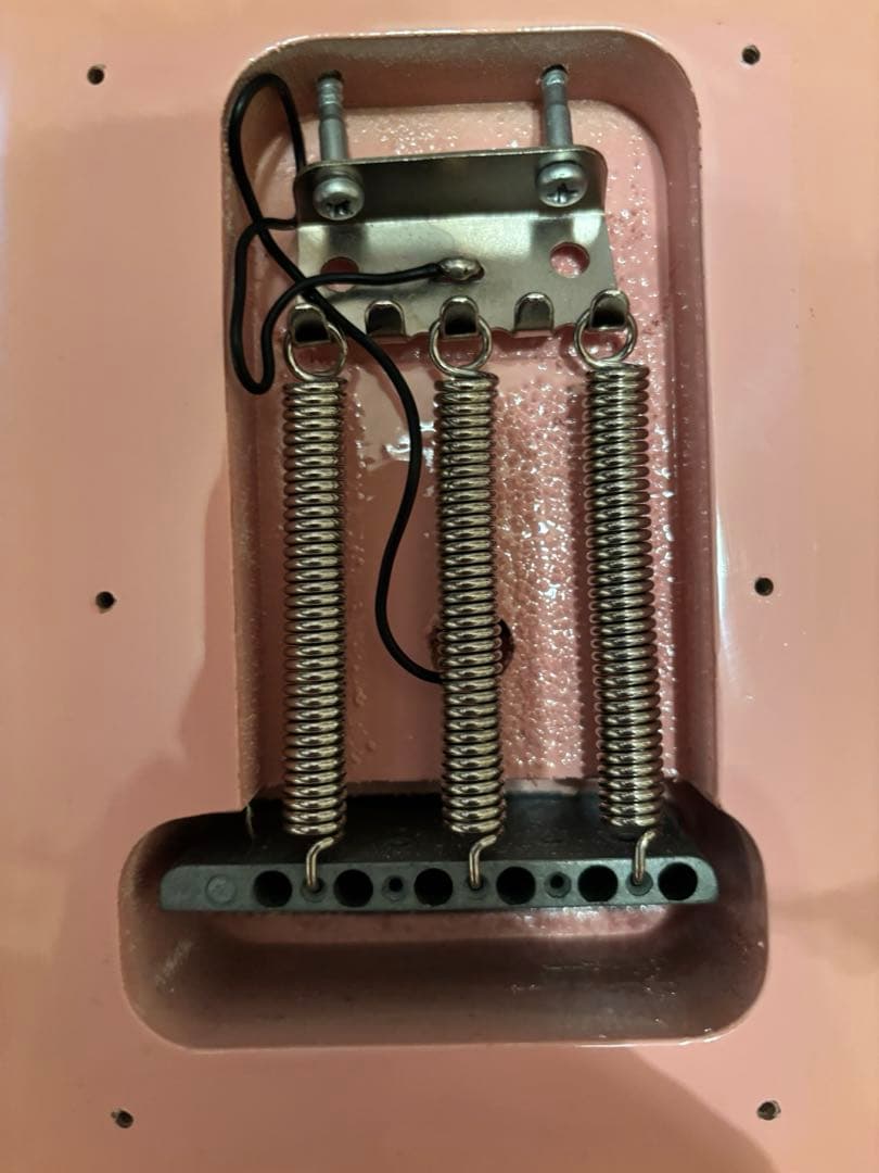 【激鳴り】フェルナンデス　ストラトキャスター　激レアカラーのシェルピンク風