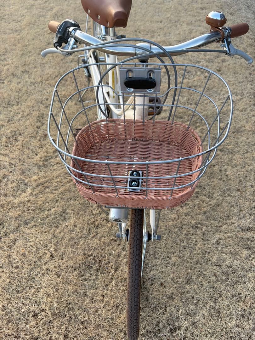 子供用自転車 ✳︎ホワイト、ベージュ、茶、 前バスケット付き　24インチ✳︎