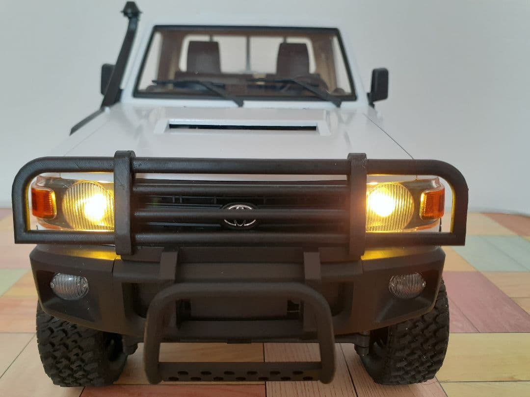 【ボディーリフト済】MN82 ランドクルーザー WPL JAPAN クローラ－