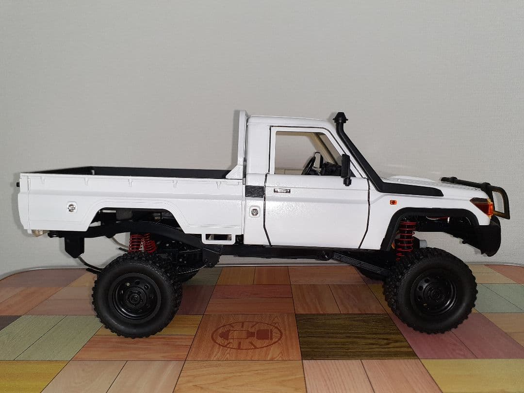 【ボディーリフト済】MN82 ランドクルーザー WPL JAPAN クローラ－